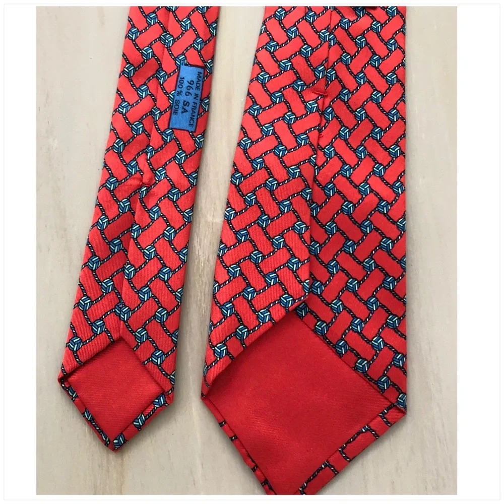 Hermes | Coral-Red Silk Tie w/ Navy Chain Link Motif